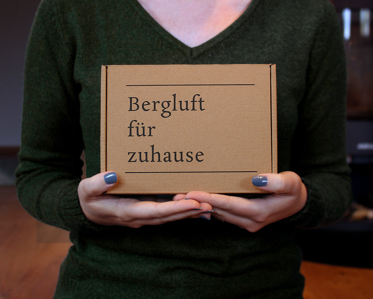 Zirbenwürfel, Zirbenöl und die neue recycelbare Verpackung