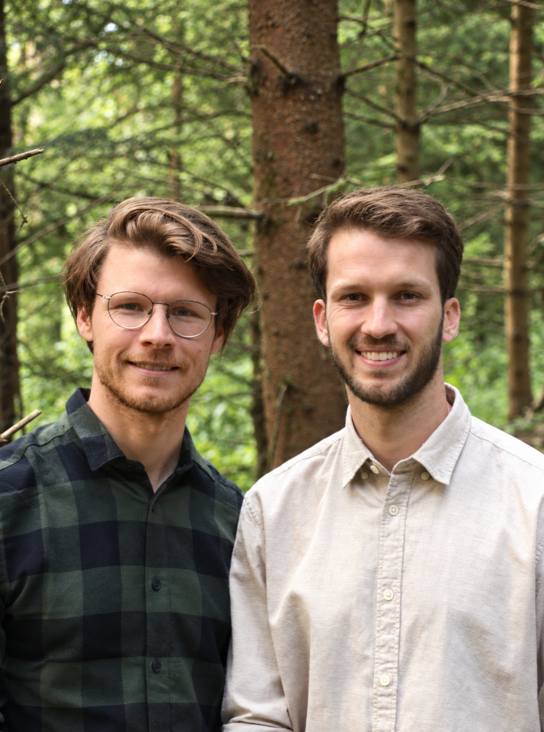 Chris und Tom Huber im Wald